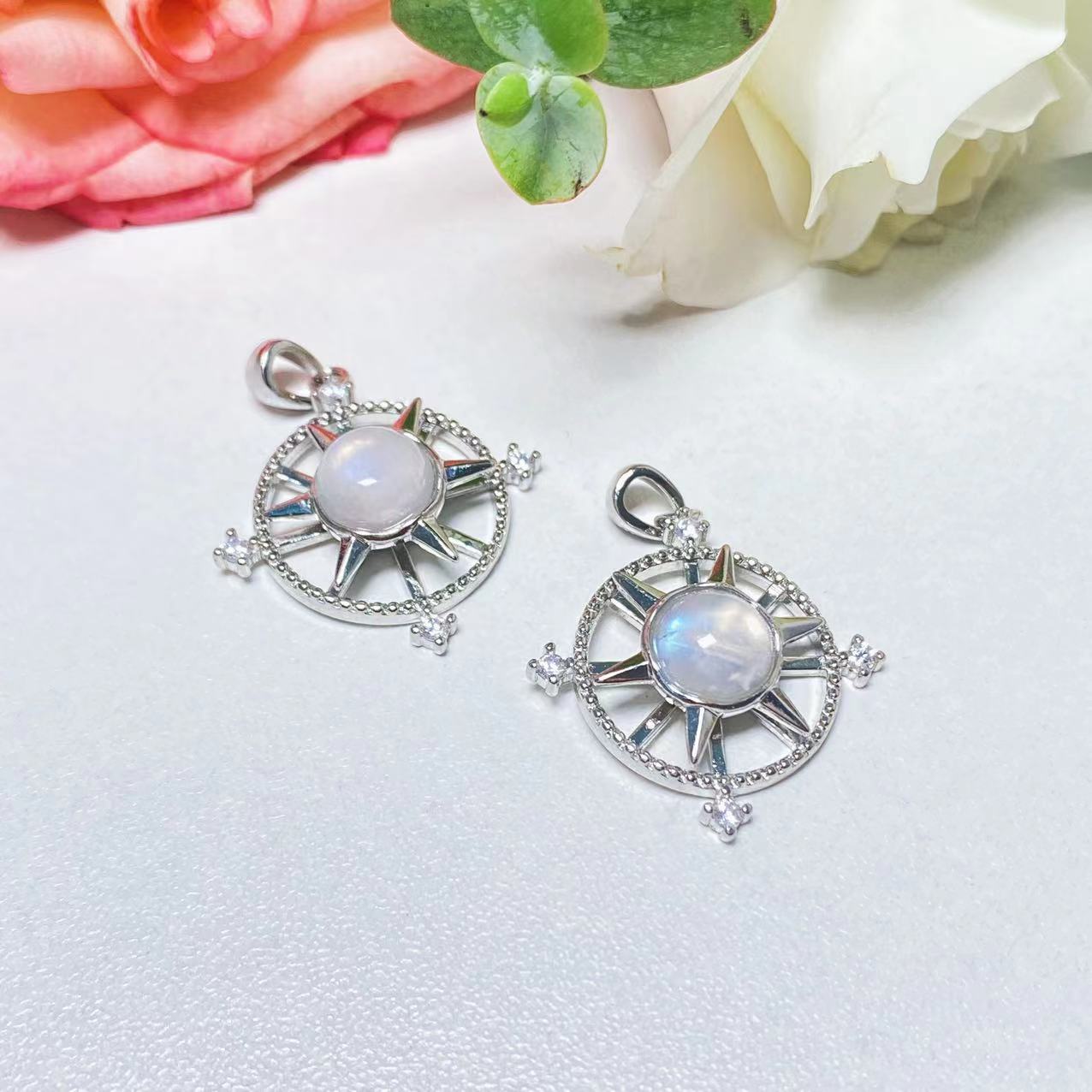 Crystal spin star pendants