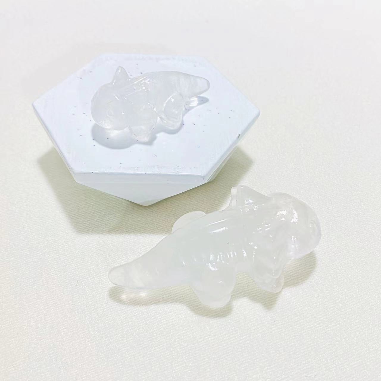 Crystal axolotl carvings
