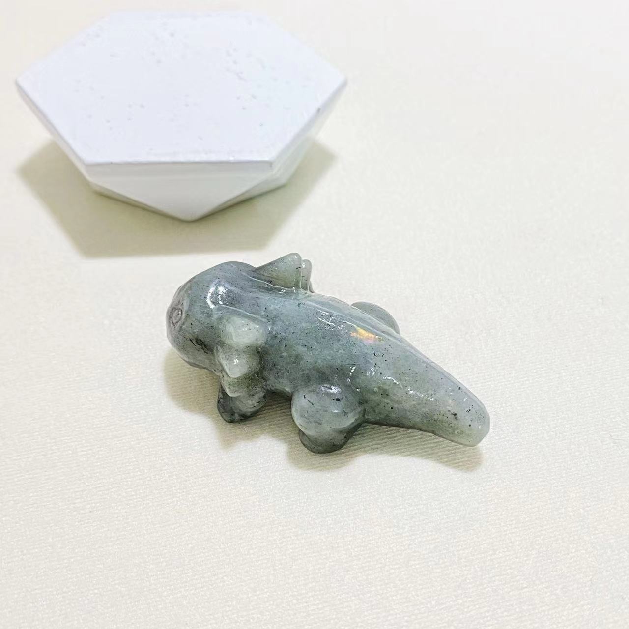 Crystal axolotl carvings
