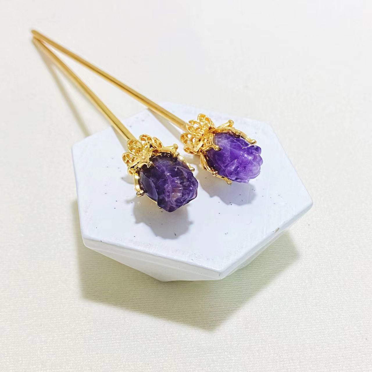 Crystal rose with metal stem hair pins