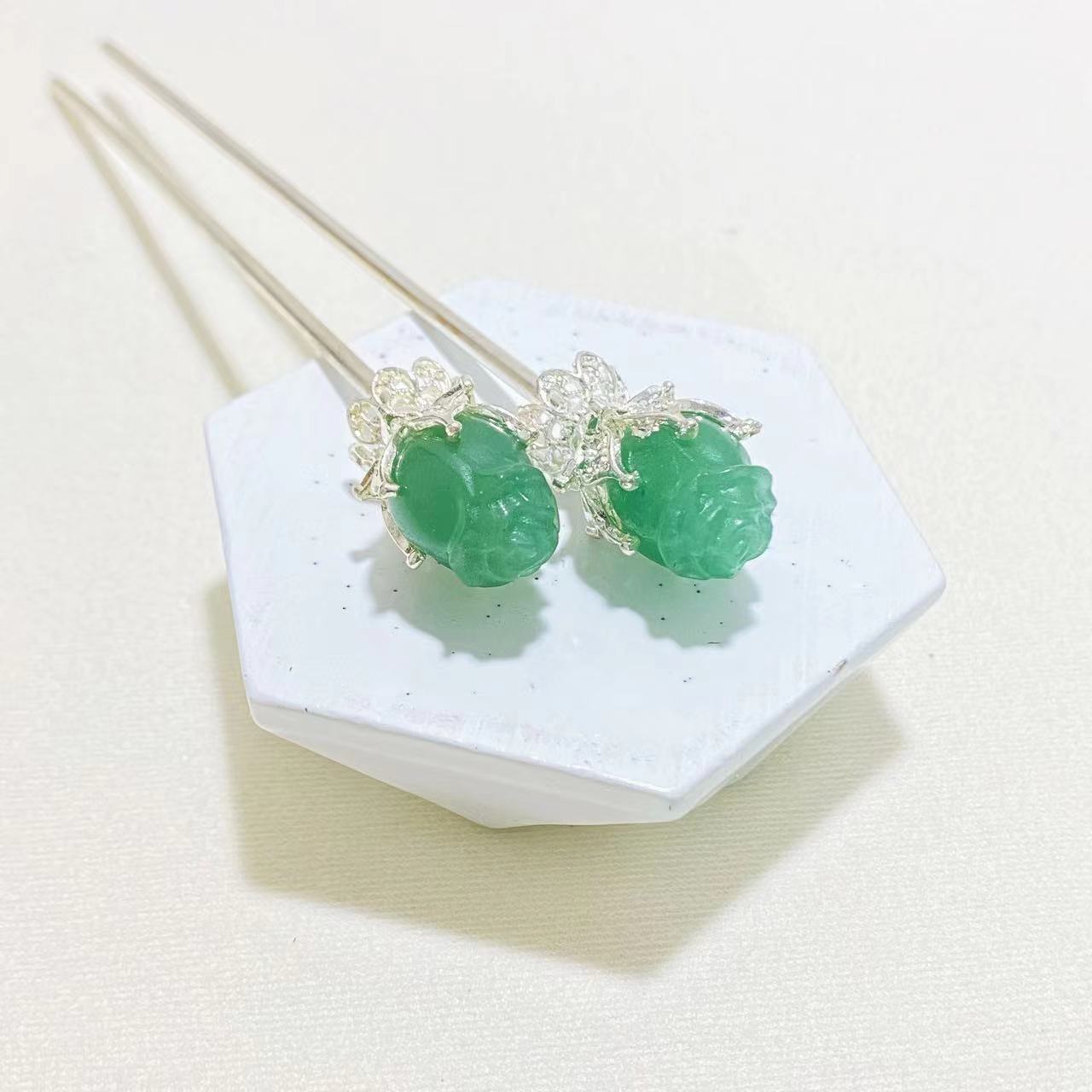 Crystal rose with metal stem hair pins