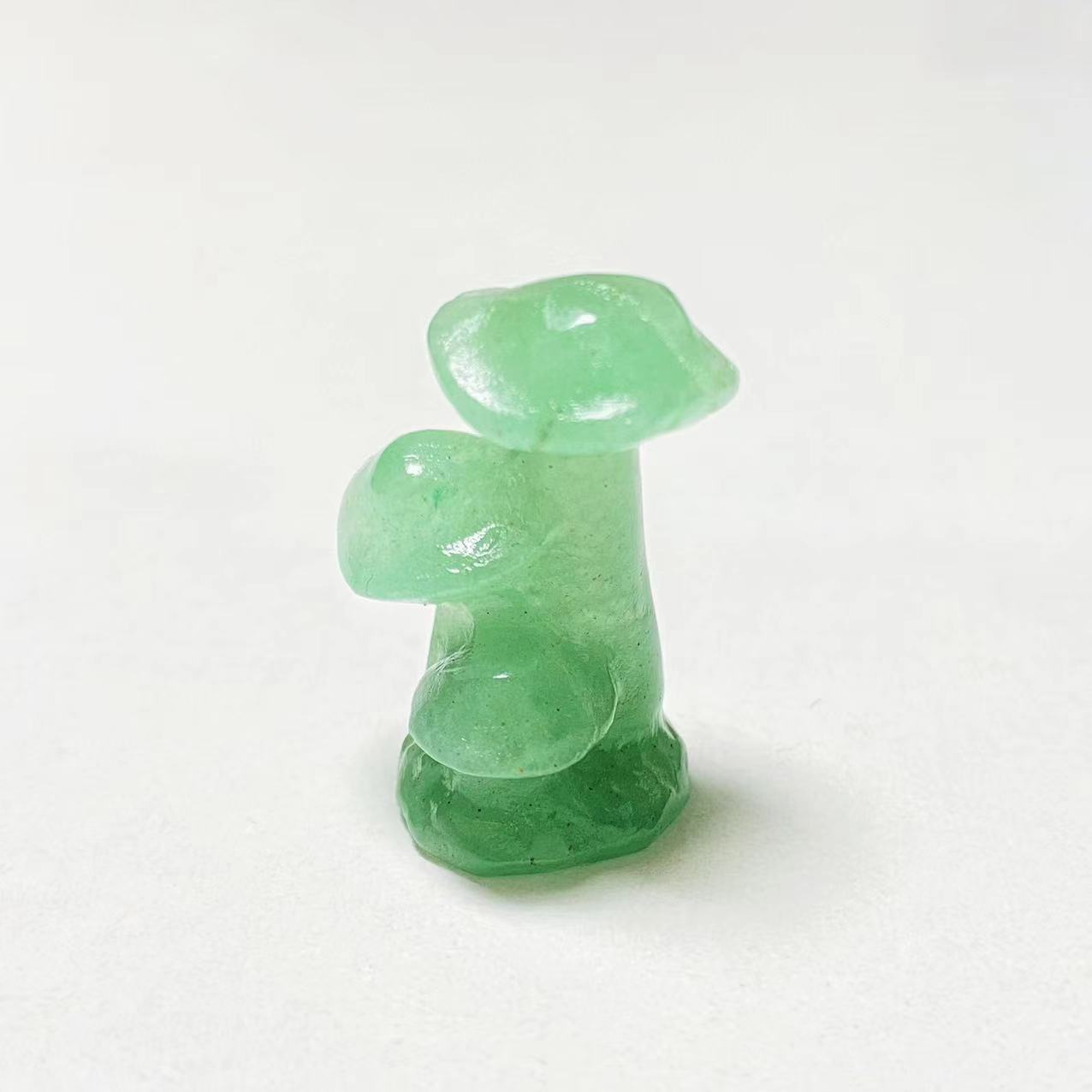 Crystal three mushrooms small carving