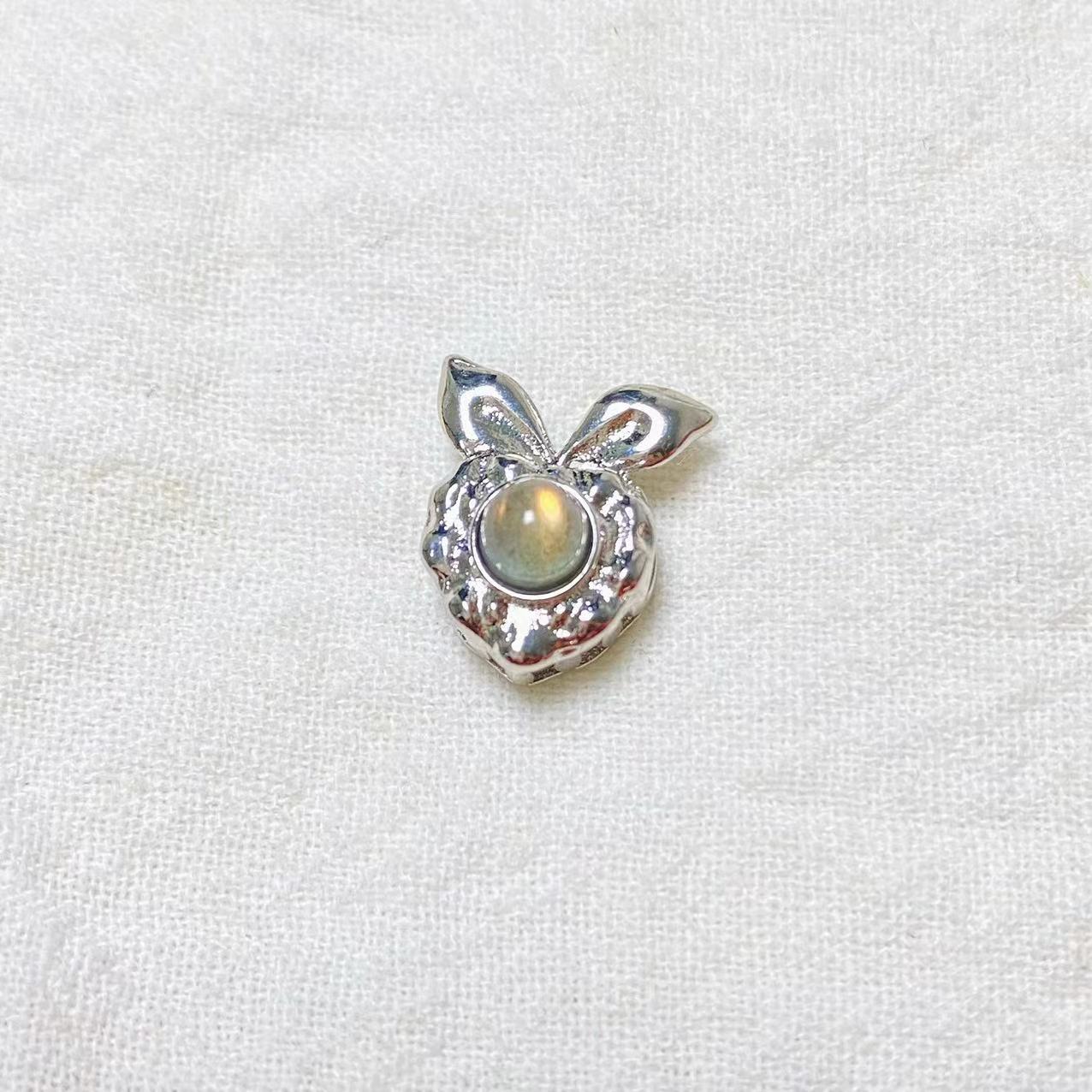 Crystal labradorite pendant