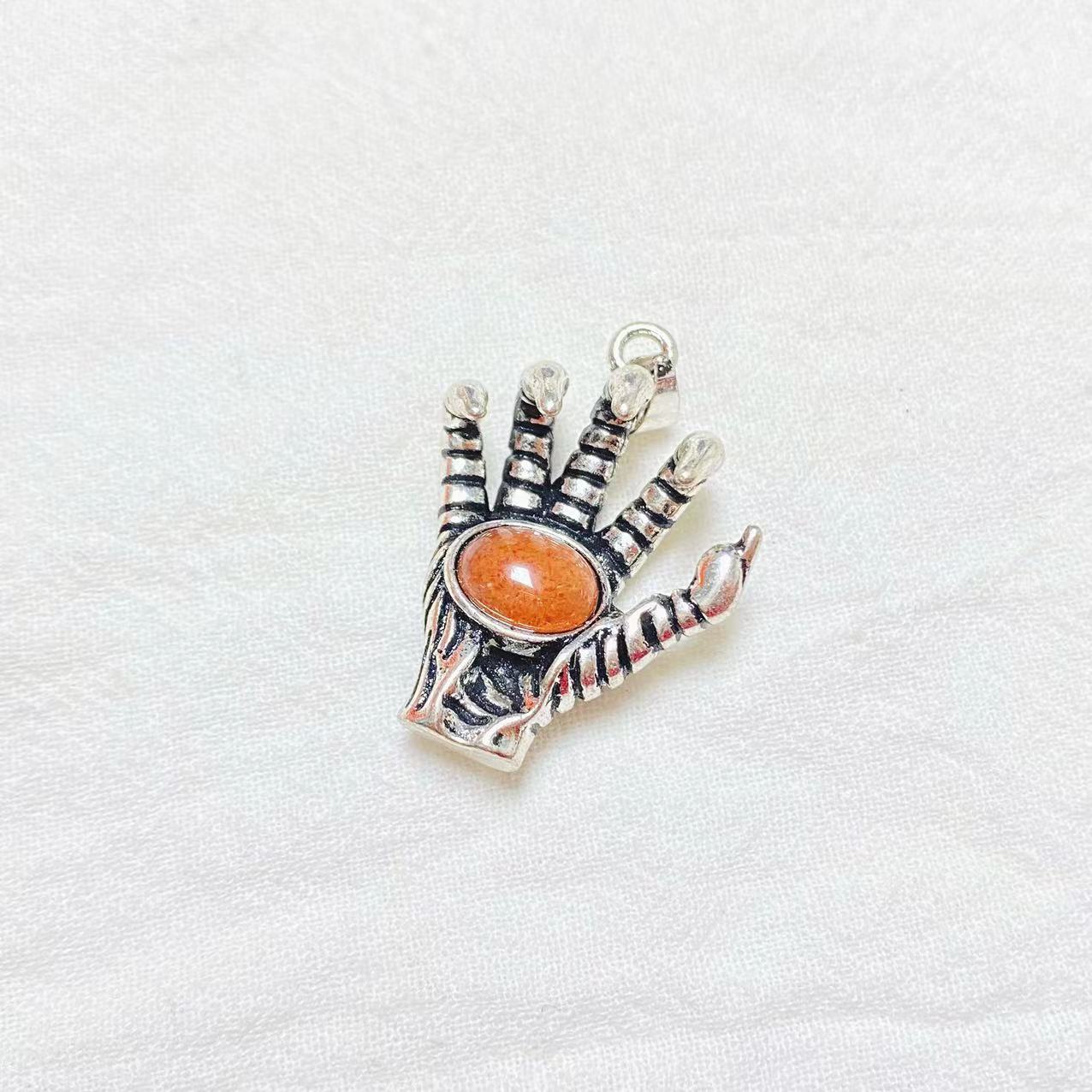 Hand pendant