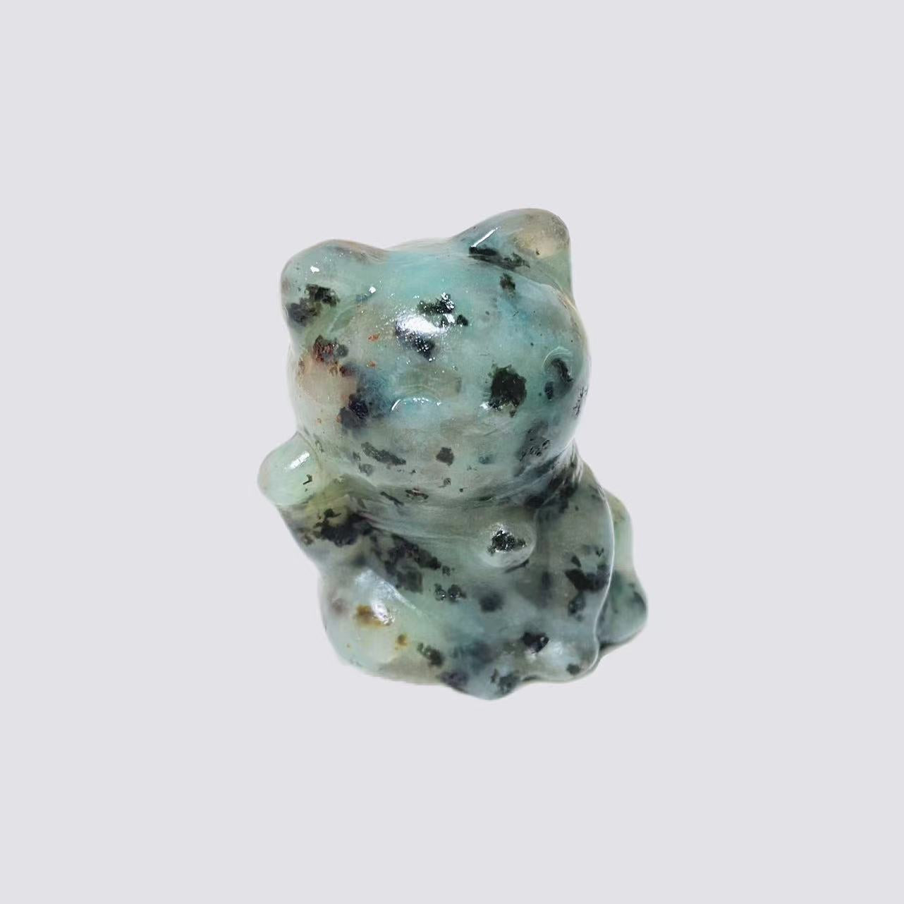 Lucky cat small carving