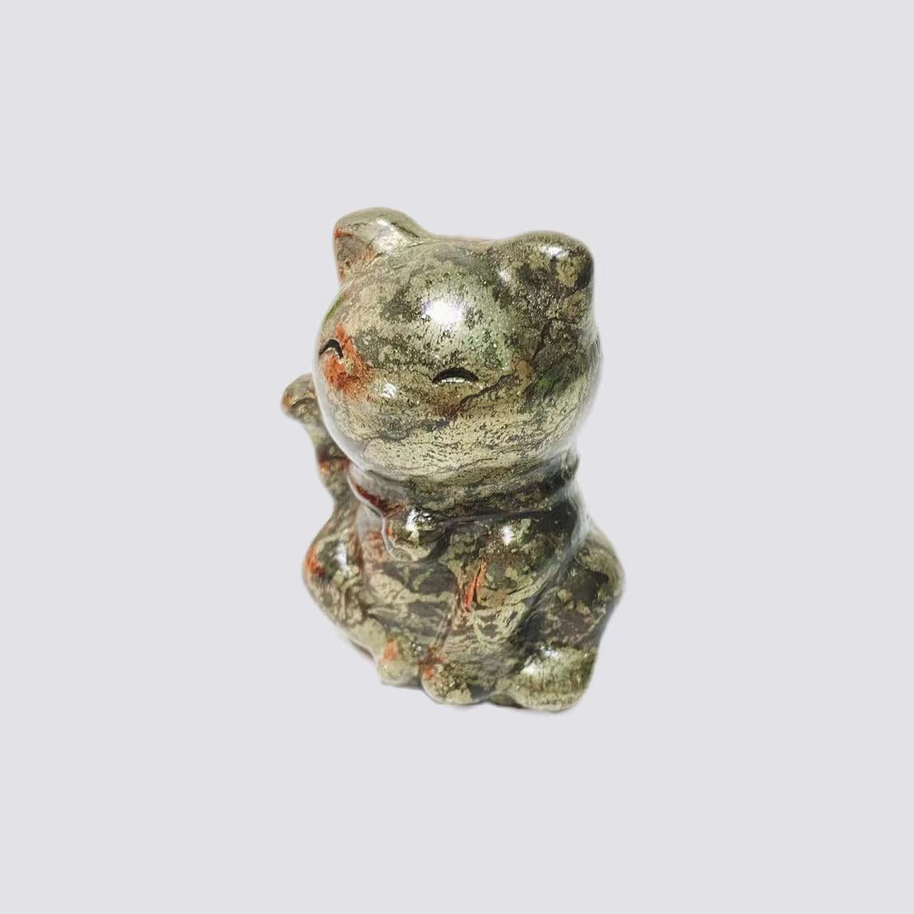 Lucky cat small carving
