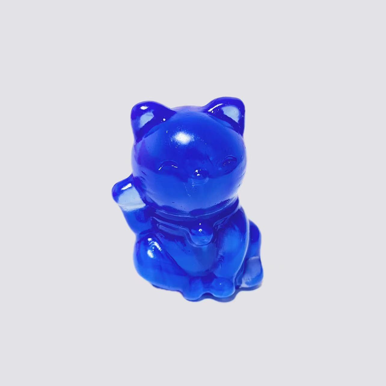 Lucky cat small carving