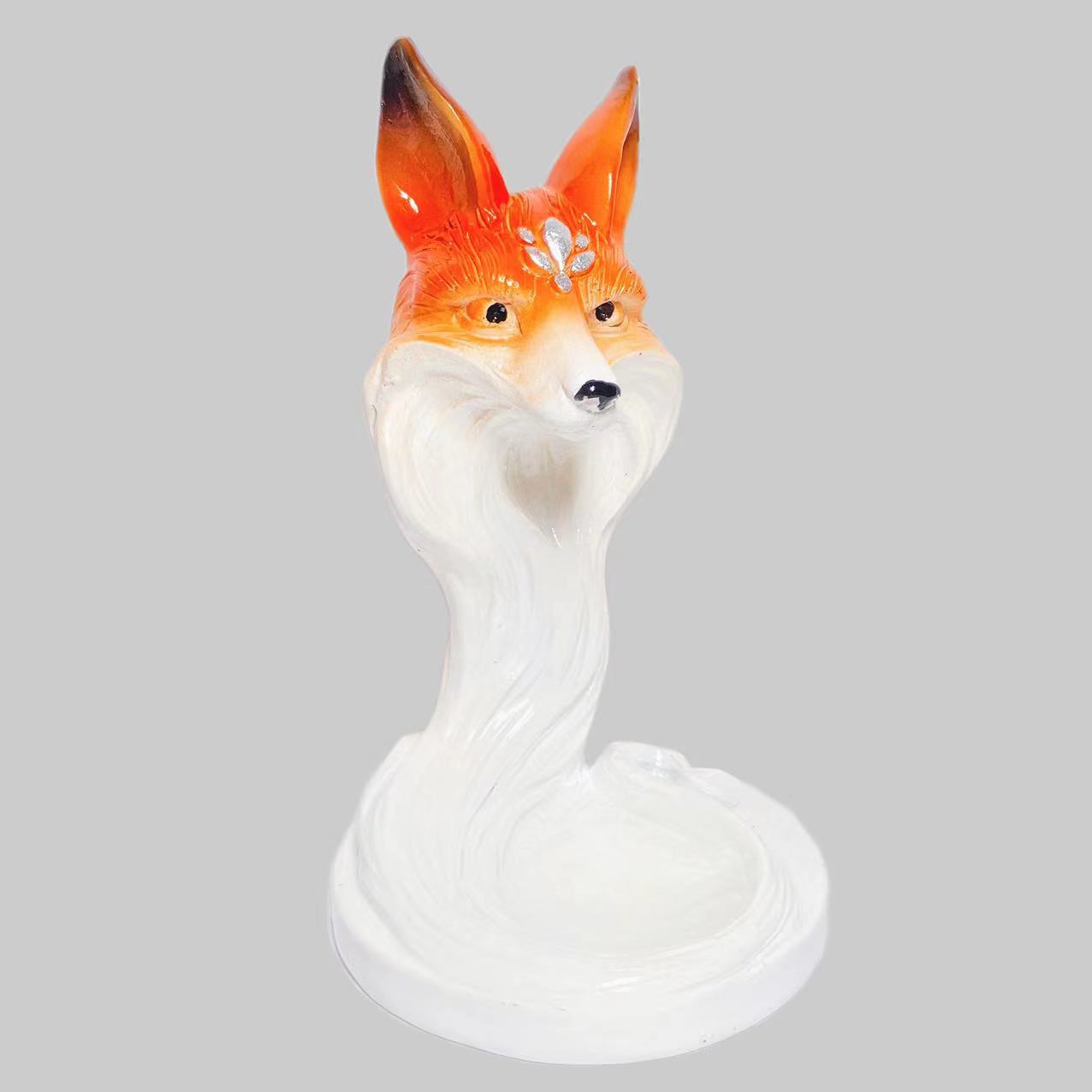 Resin fox sphere stand