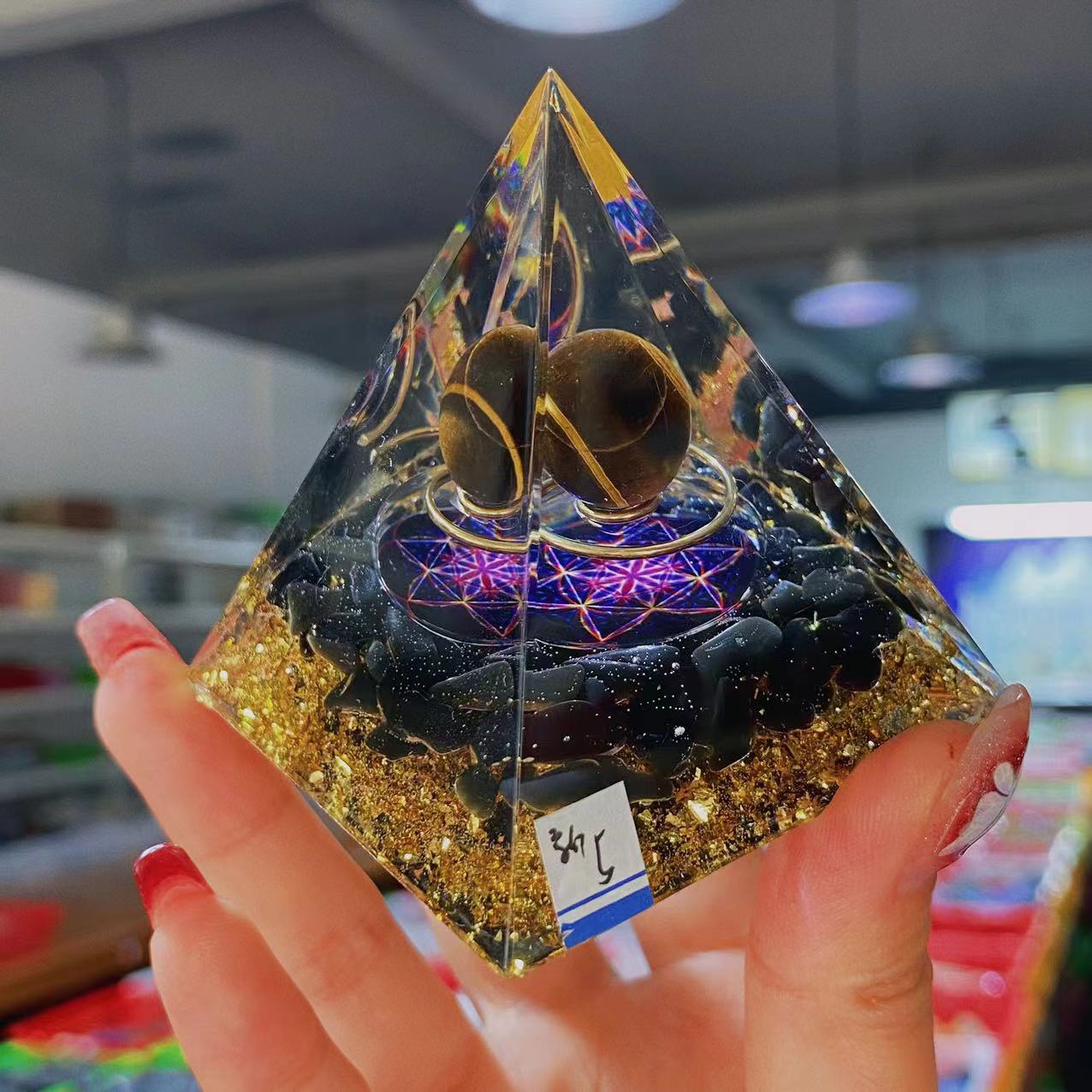 Resin chips orgonite pyramid