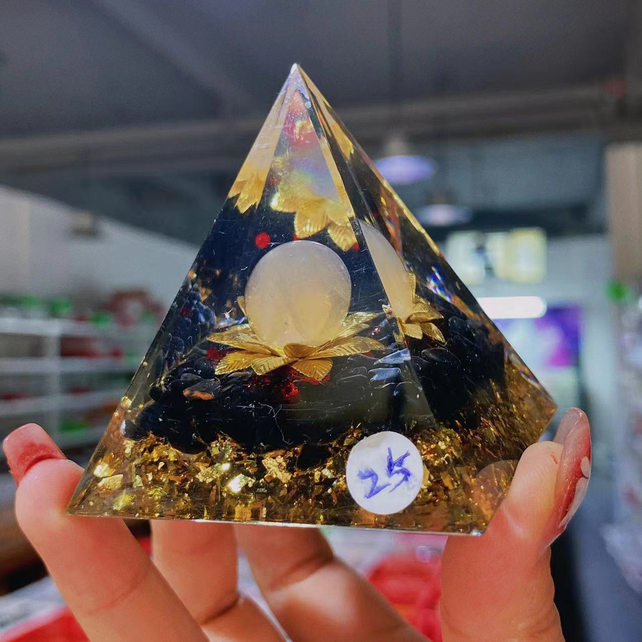 Resin chips orgonite pyramid