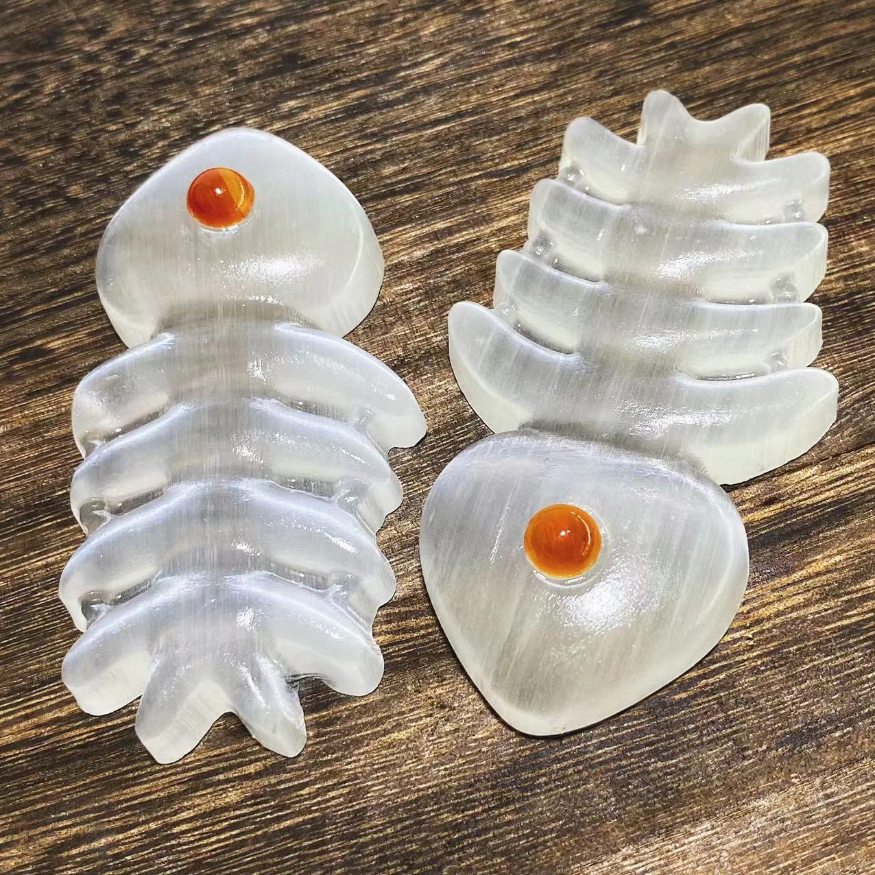 Selenite fishbone carving