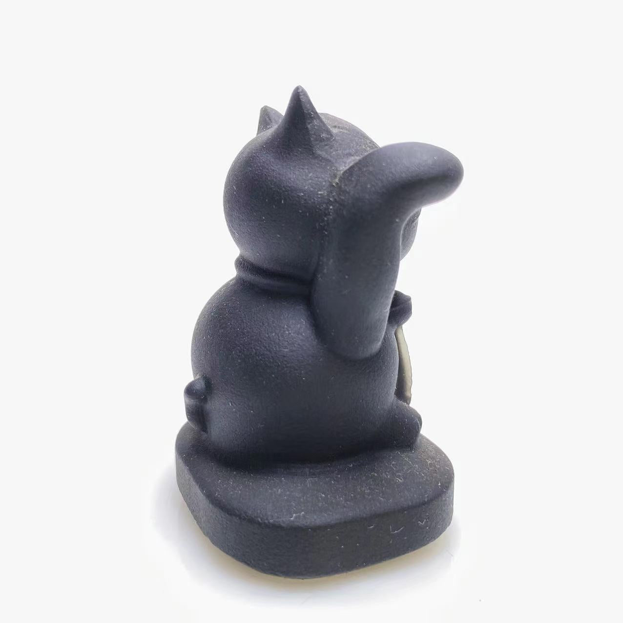 Black obsidian lucky cat carving