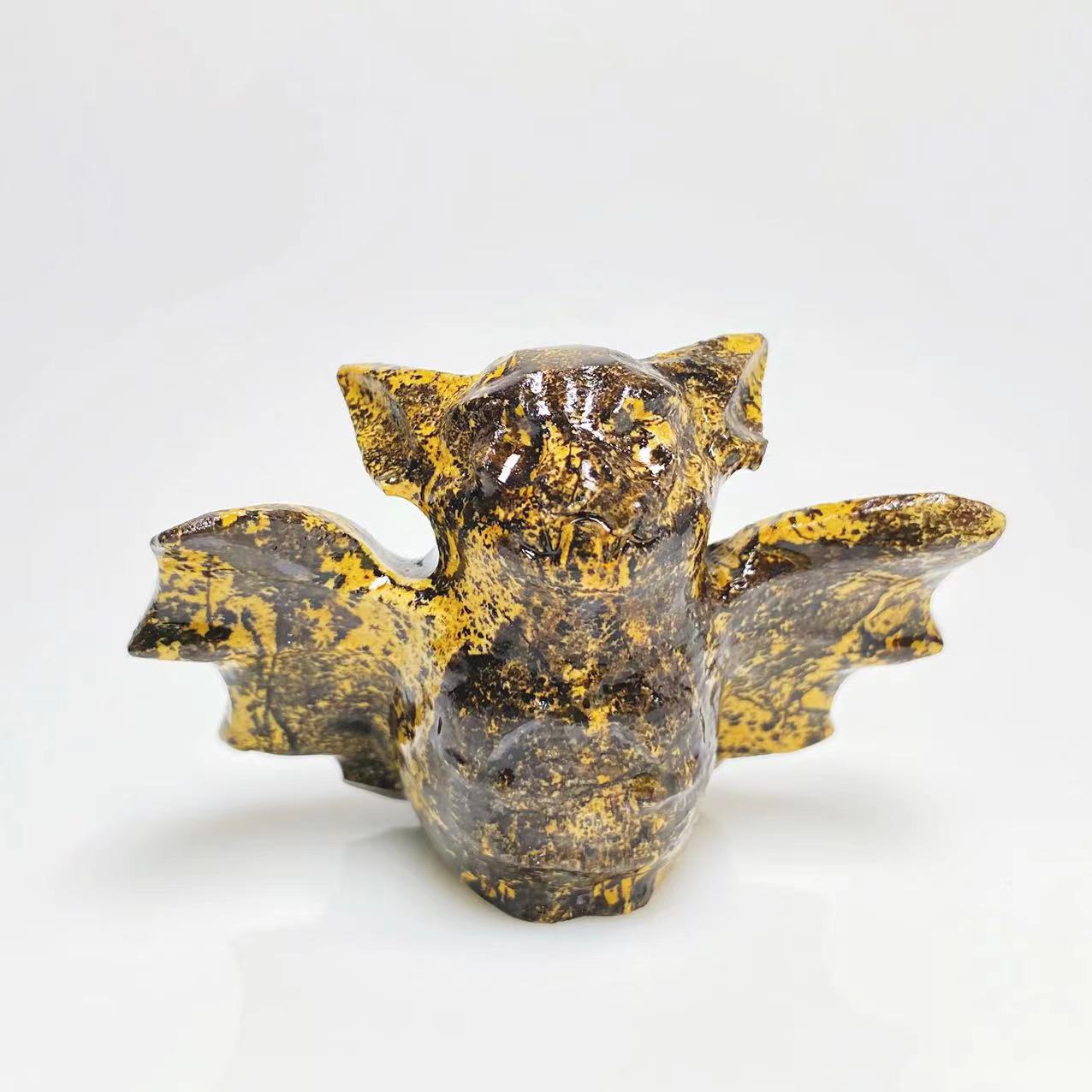 Picture stone bat caving