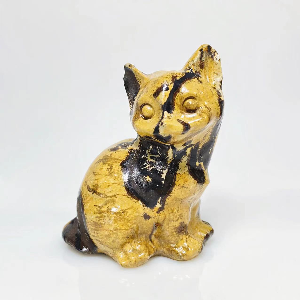 Picture stone standing cat