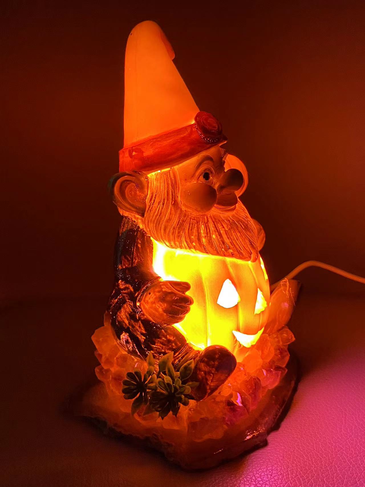 Oldman pumpkin light amethyst clusters/agate bottom