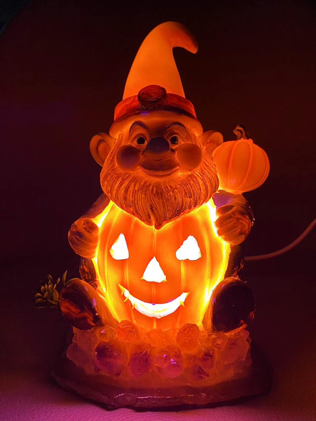 Oldman pumpkin light amethyst clusters/agate bottom