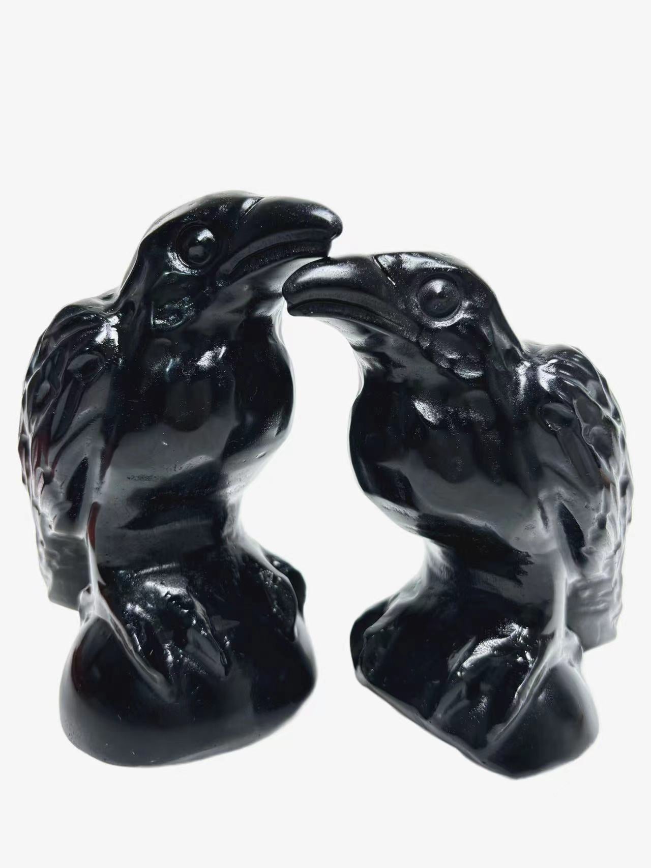 Black obsidian raven