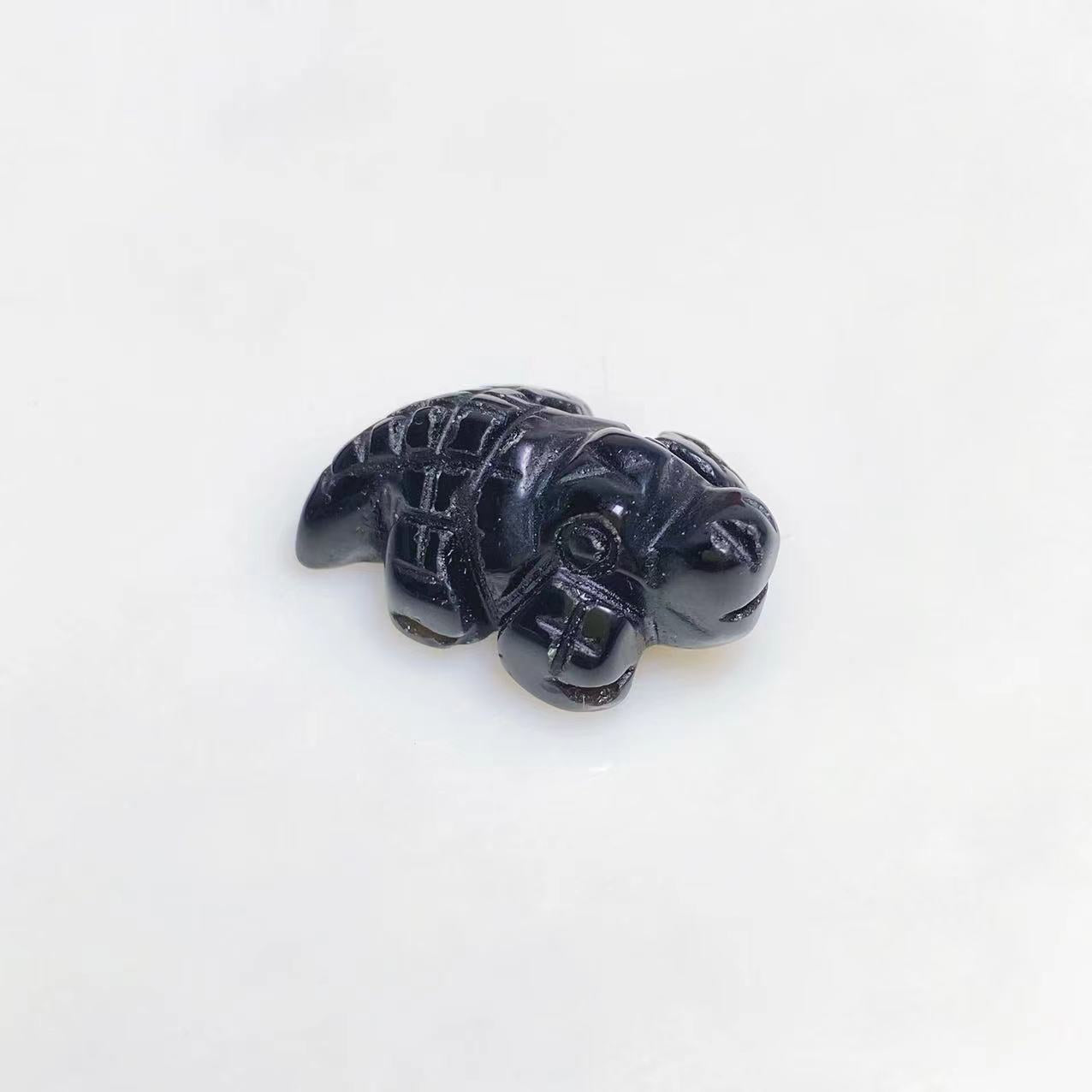 Mini alligator carving