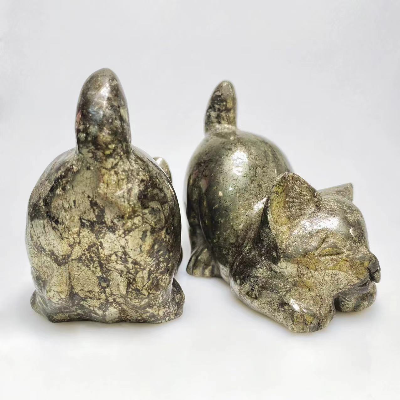 Pyrite cat with tail up