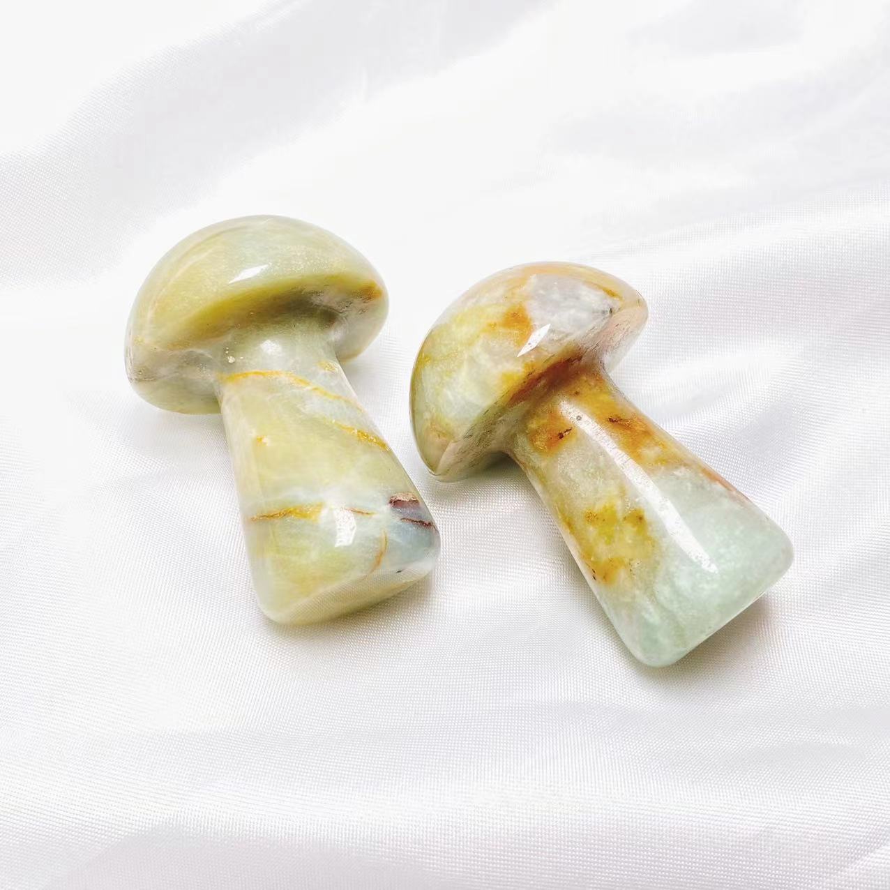 Crystal 2 inches mushroom