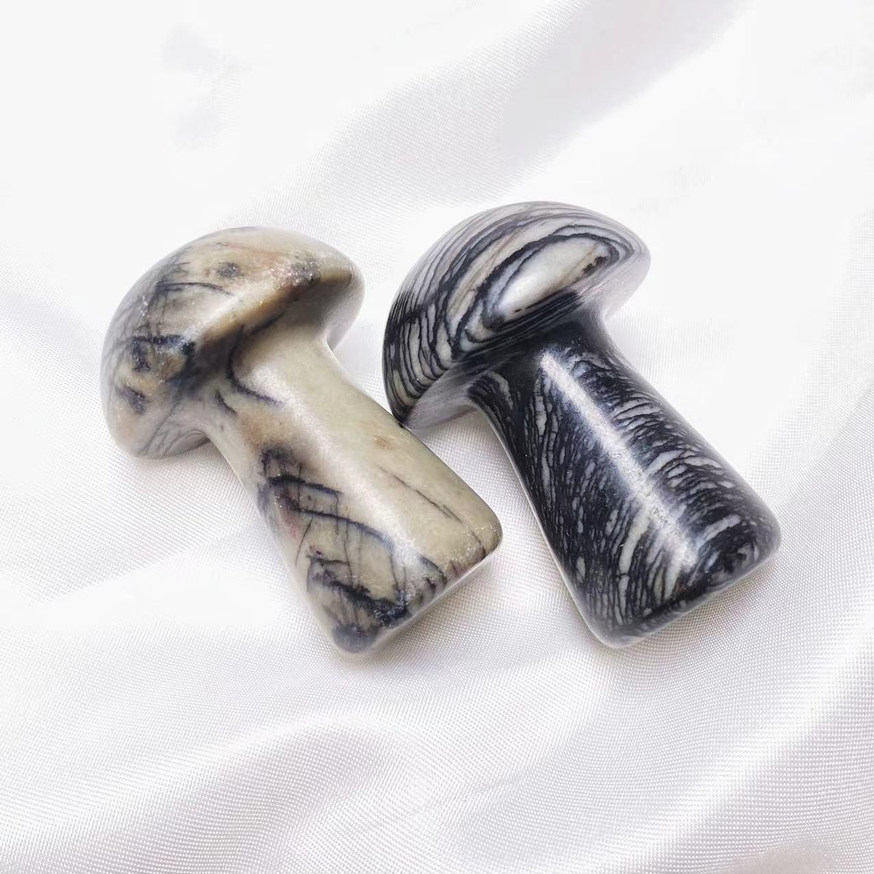 Crystal 2 inches mushroom