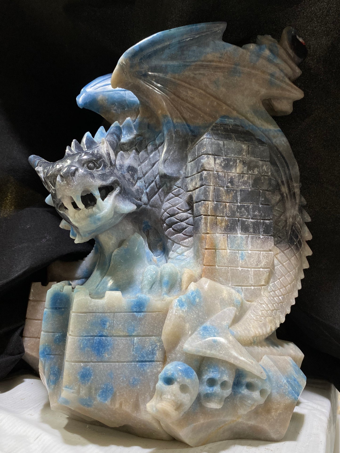 003-Trolleite flying dragon on castle