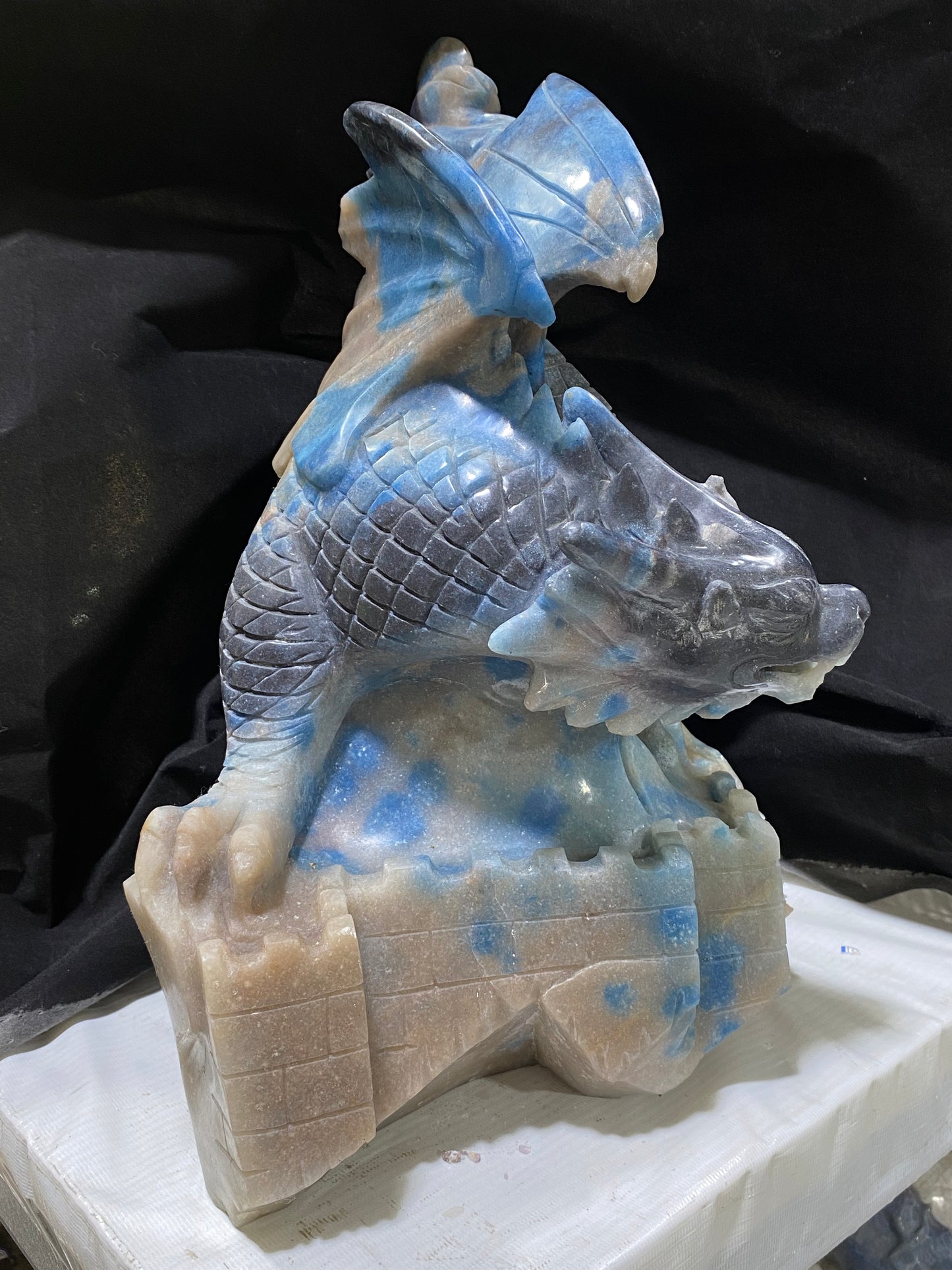 003-Trolleite flying dragon on castle