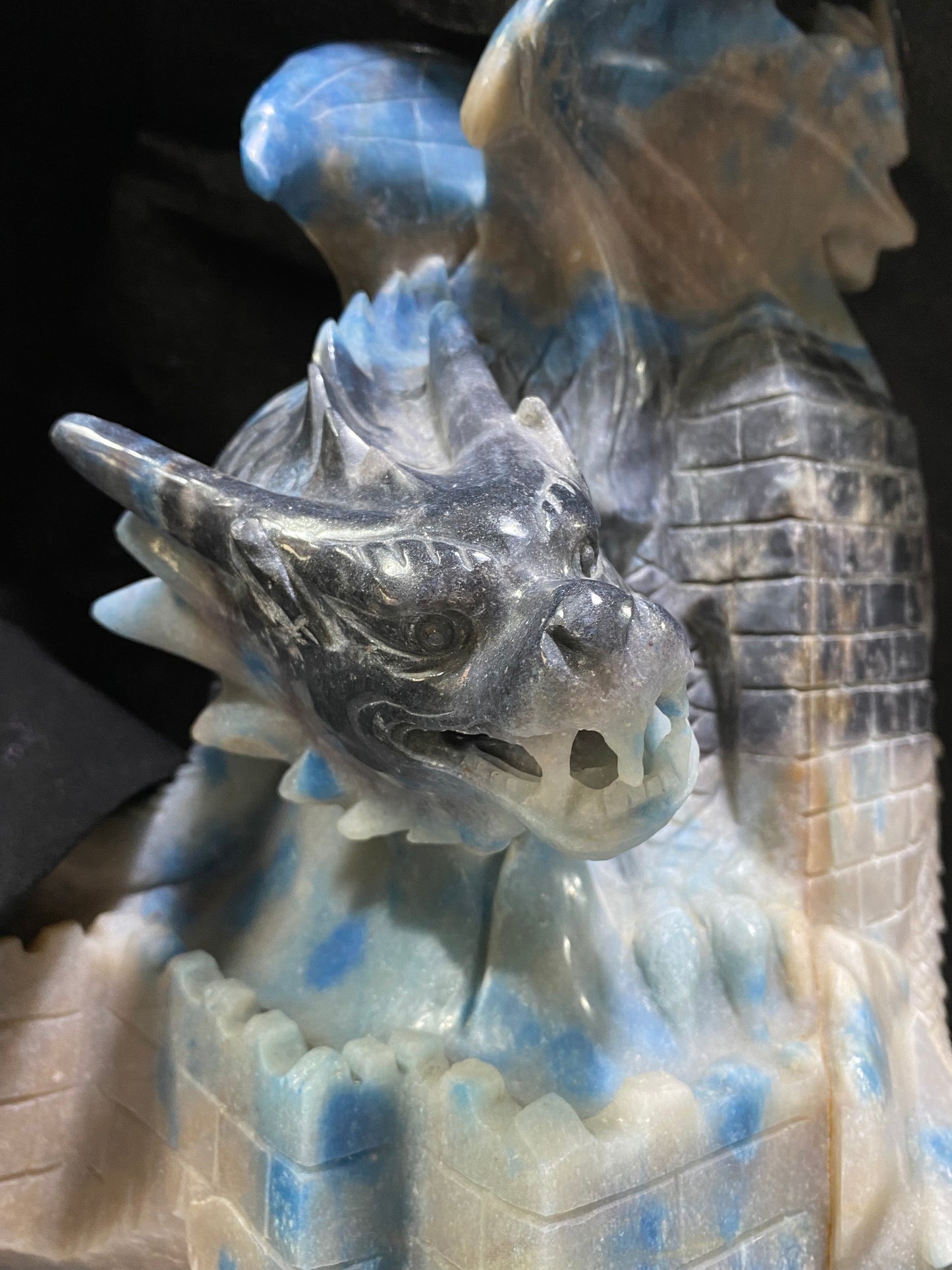 003-Trolleite flying dragon on castle