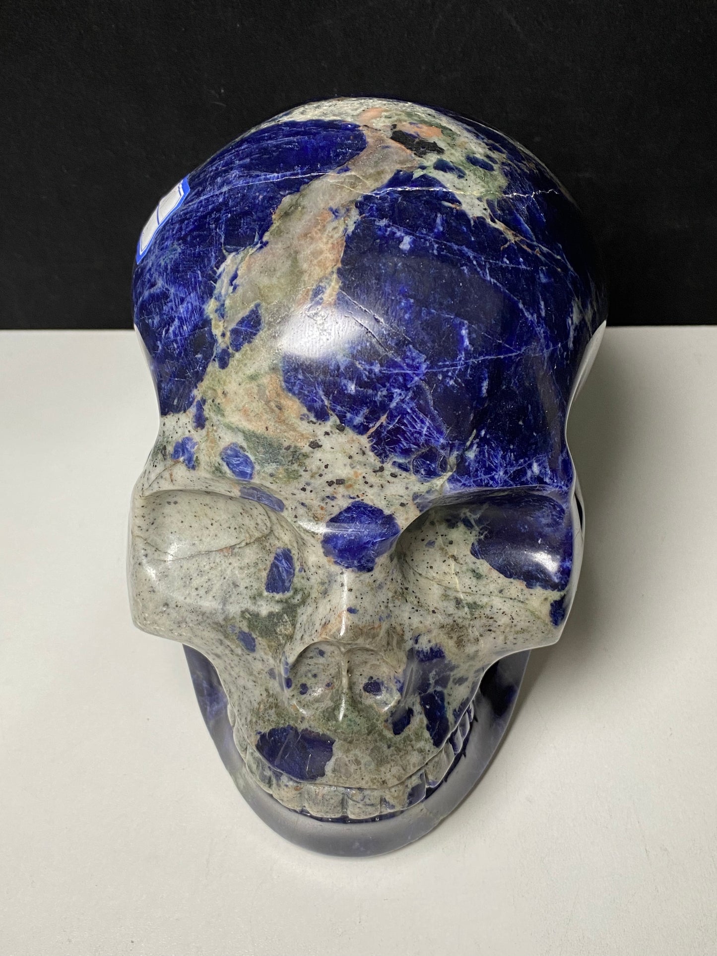 Sodalite skull