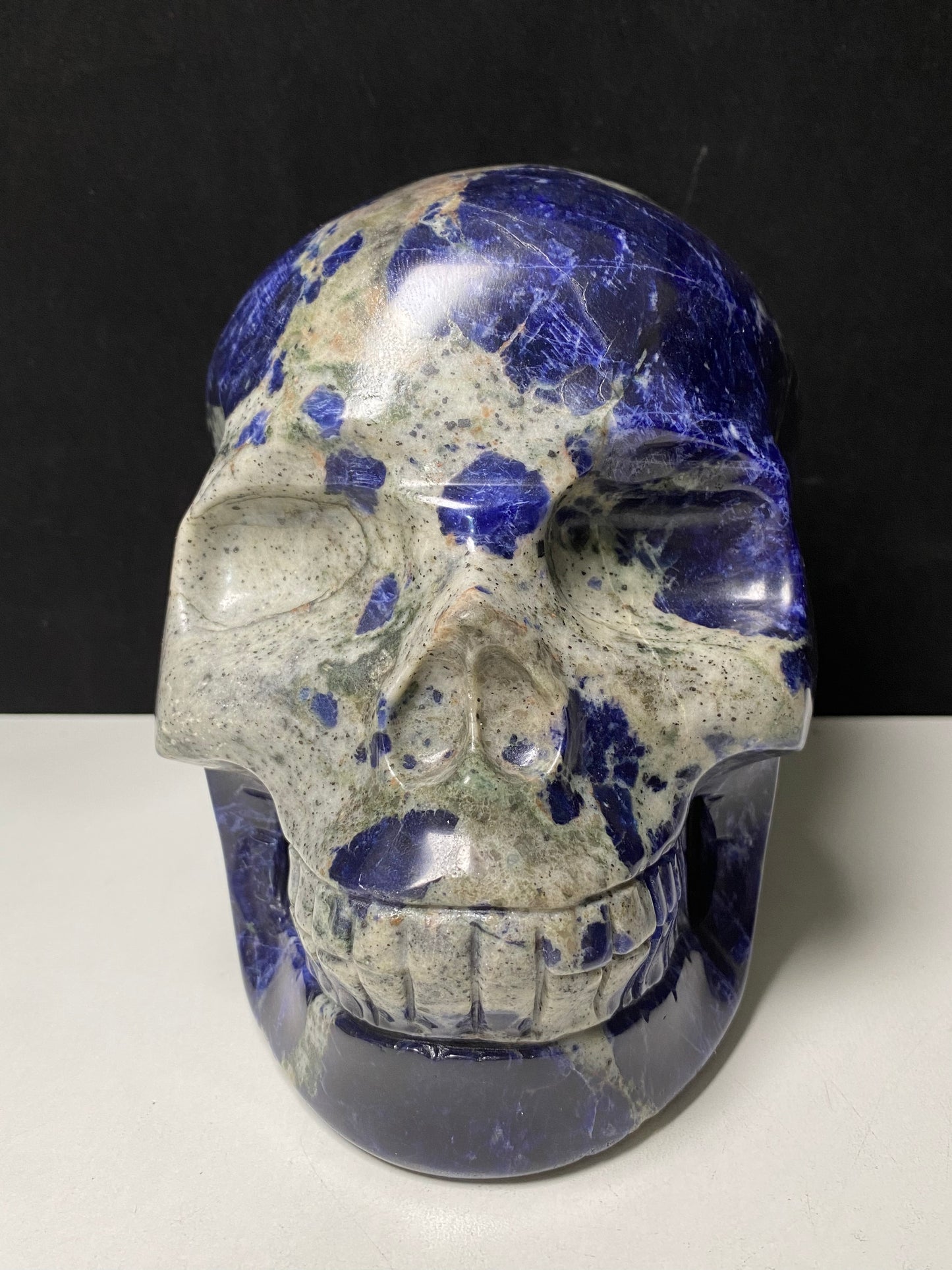 Sodalite skull