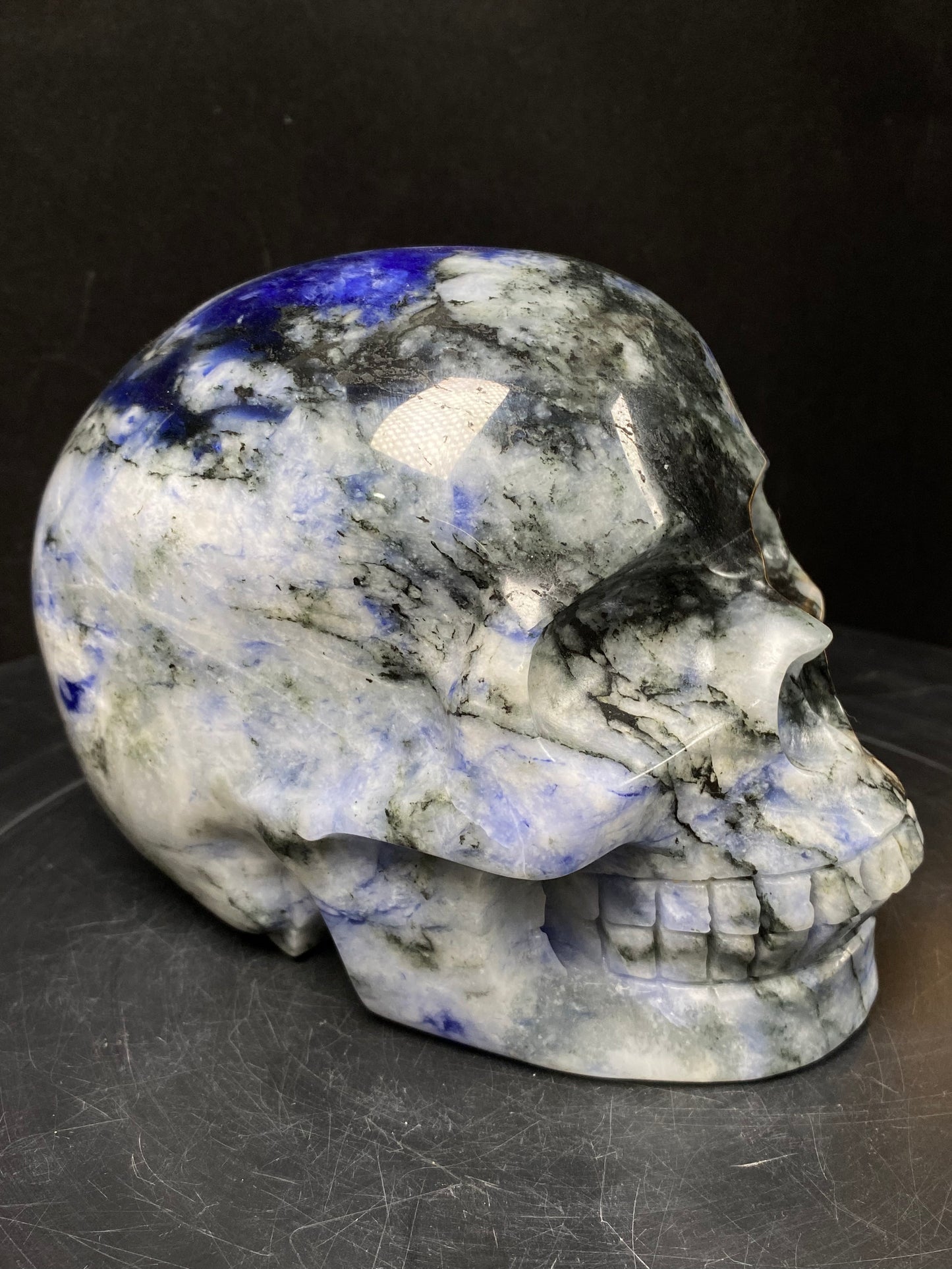 111-Dumortierite skull #3524