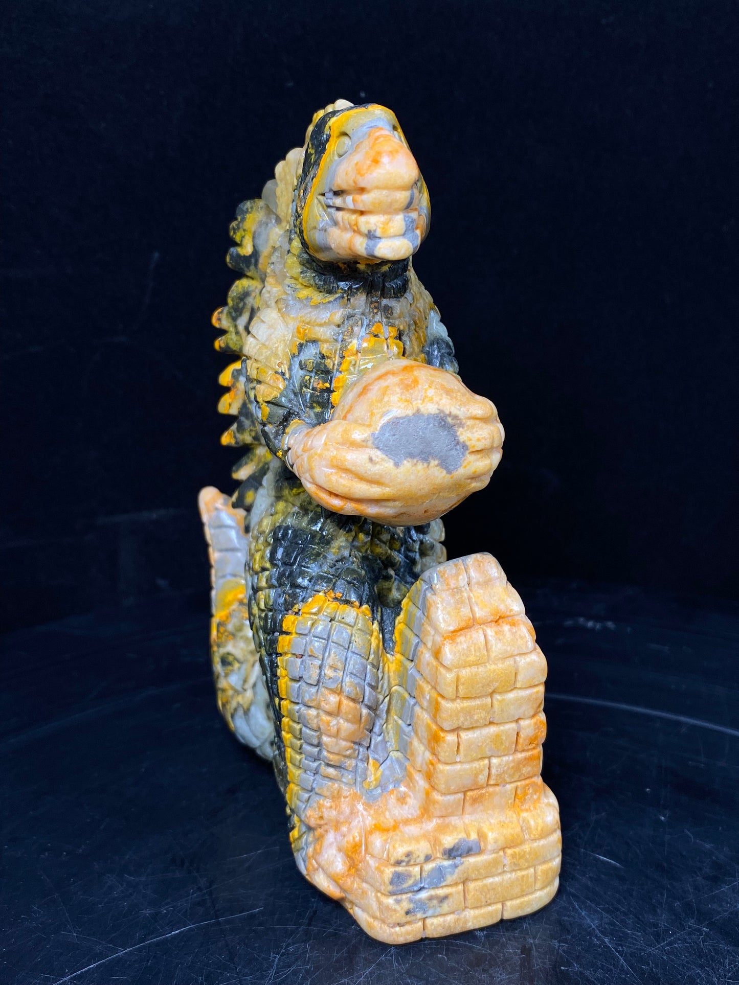 132-Bumble bee jasper dinosaur carving #0783