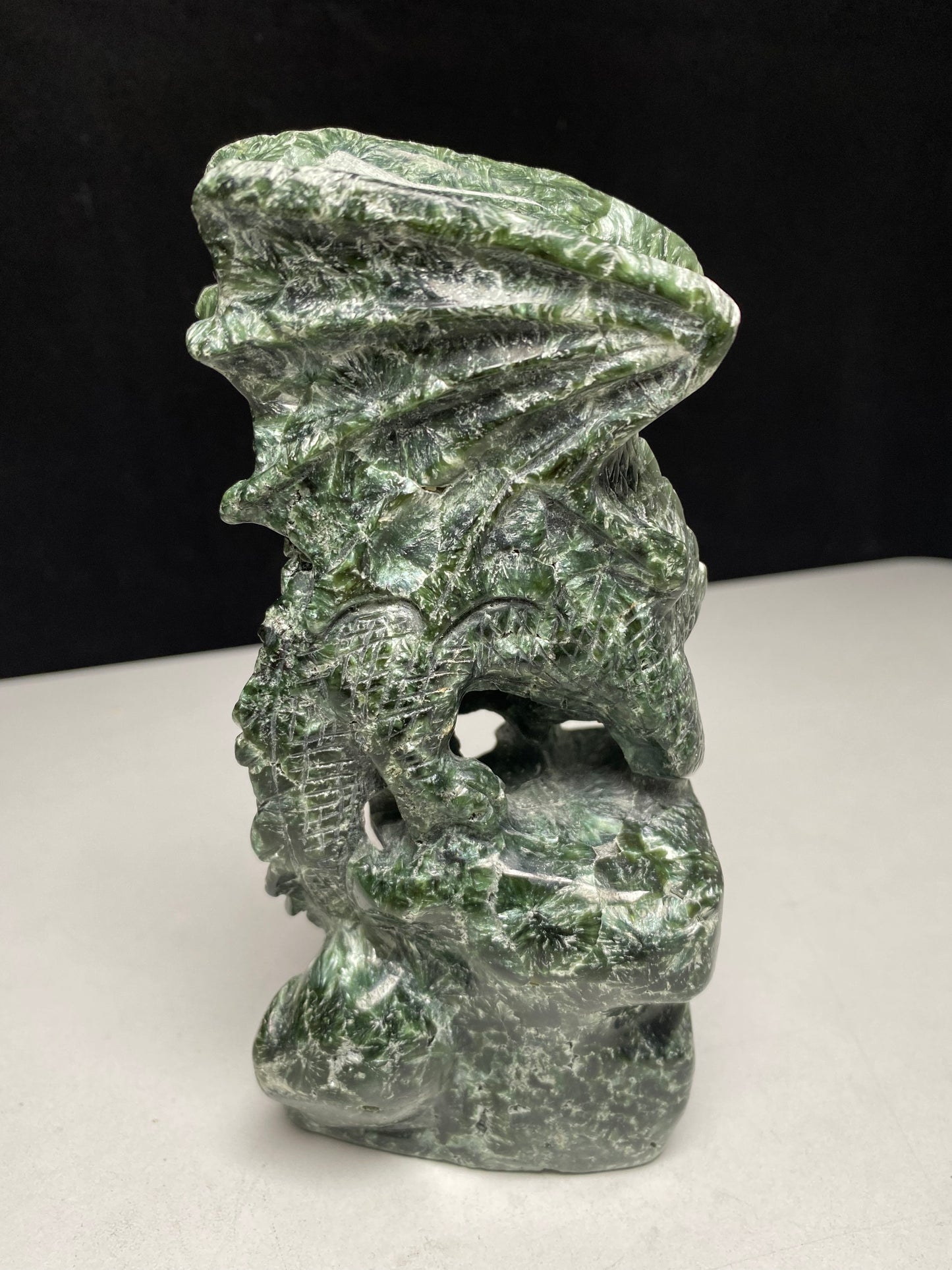 Seraphinite flying dragon on double skulls #0551