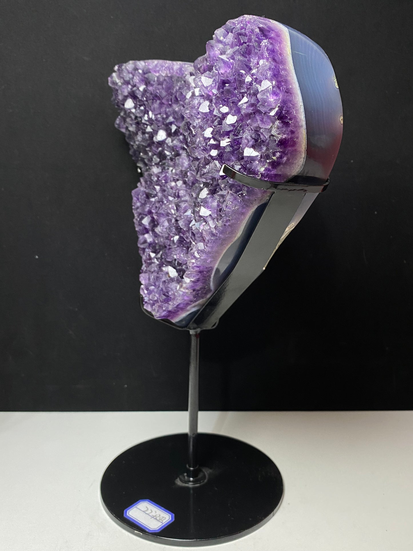 028-Amethyst clusters heart with stand