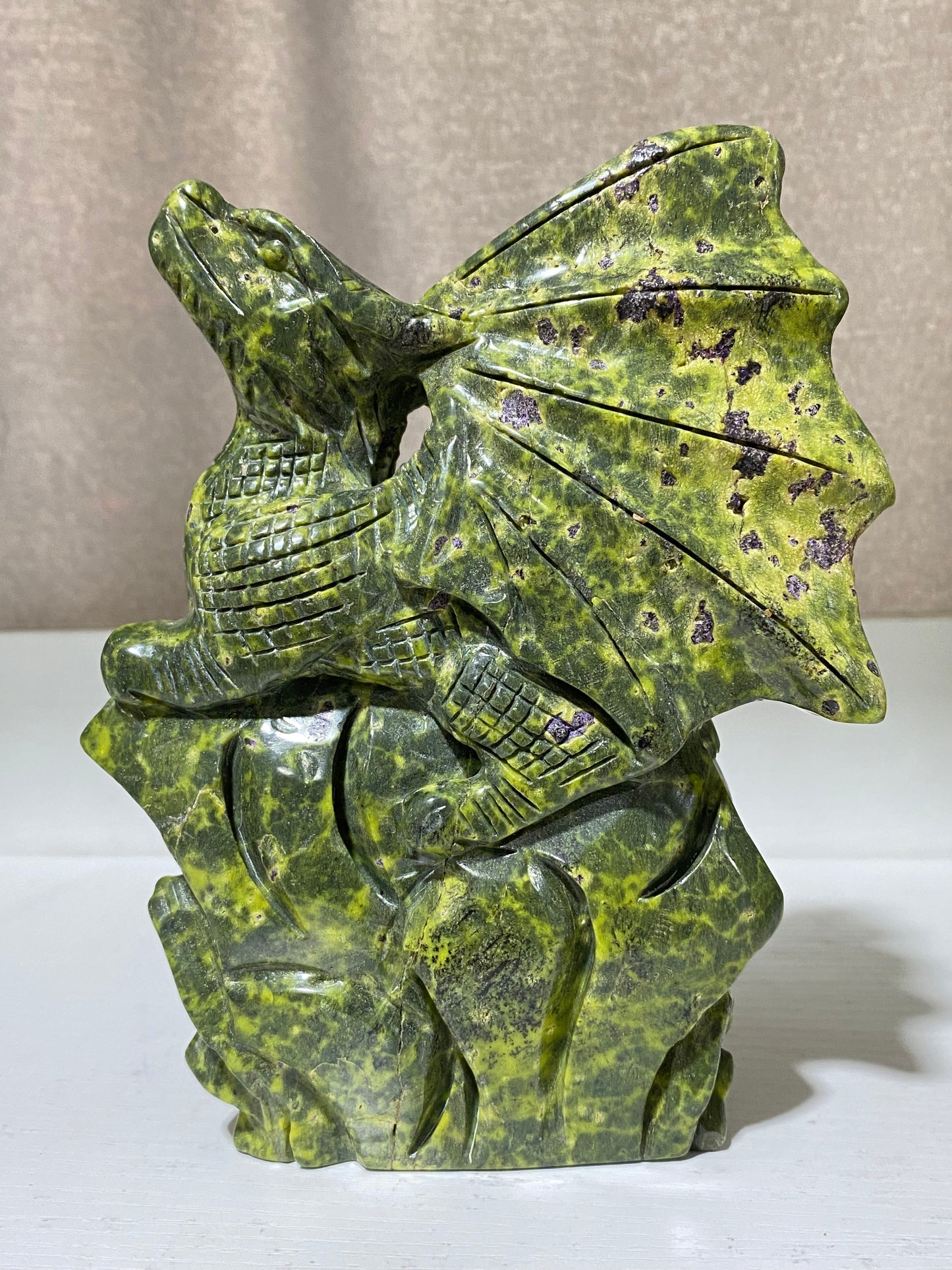Atlantisite flying dragon carving #1200