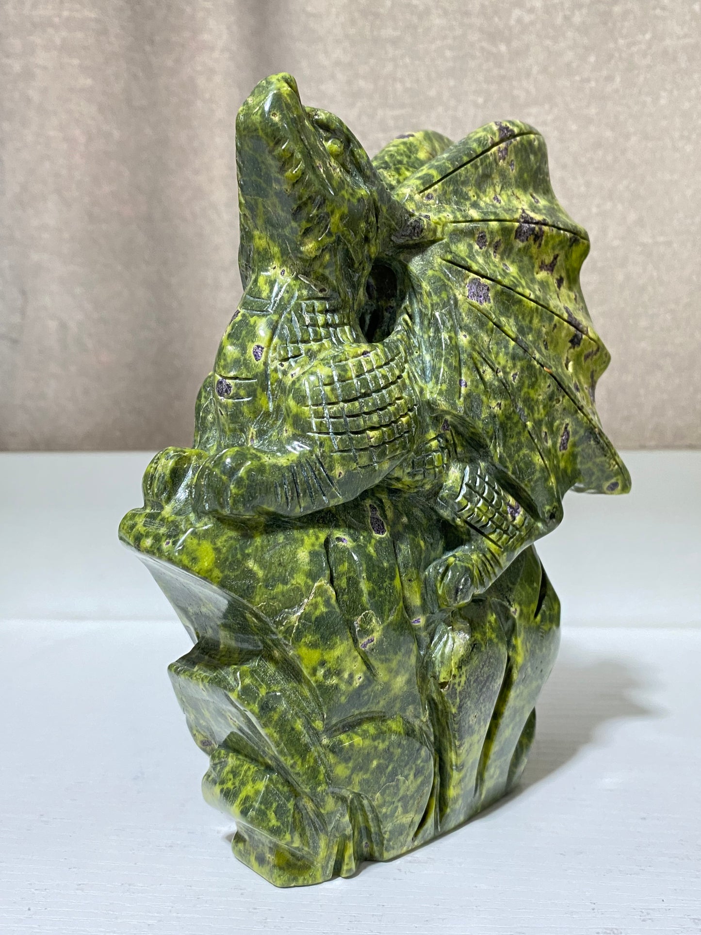 Atlantisite flying dragon carving #1200