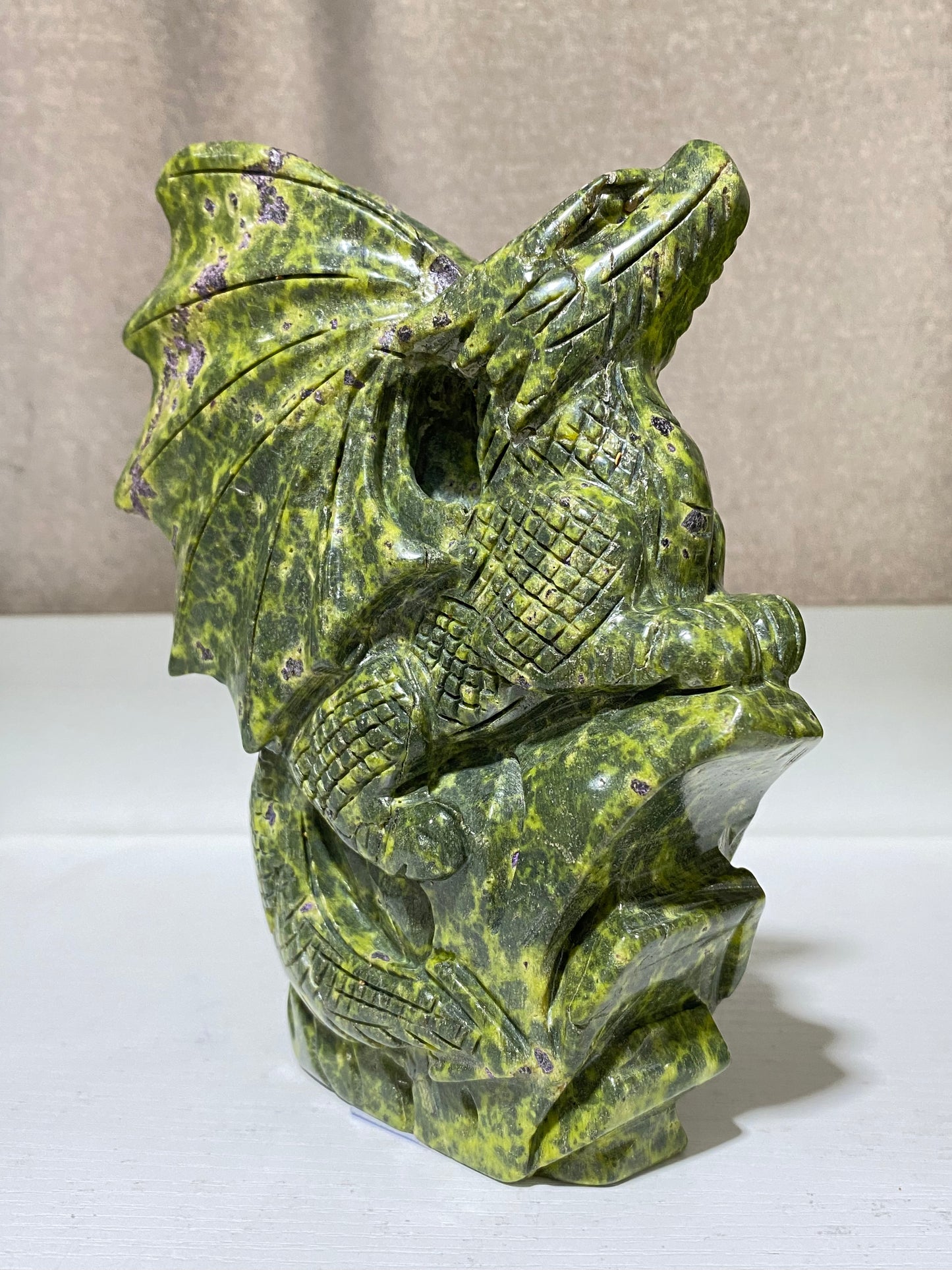 Atlantisite flying dragon carving #1200