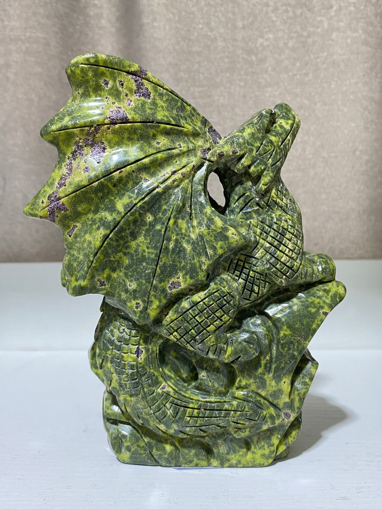 Atlantisite flying dragon carving #1200