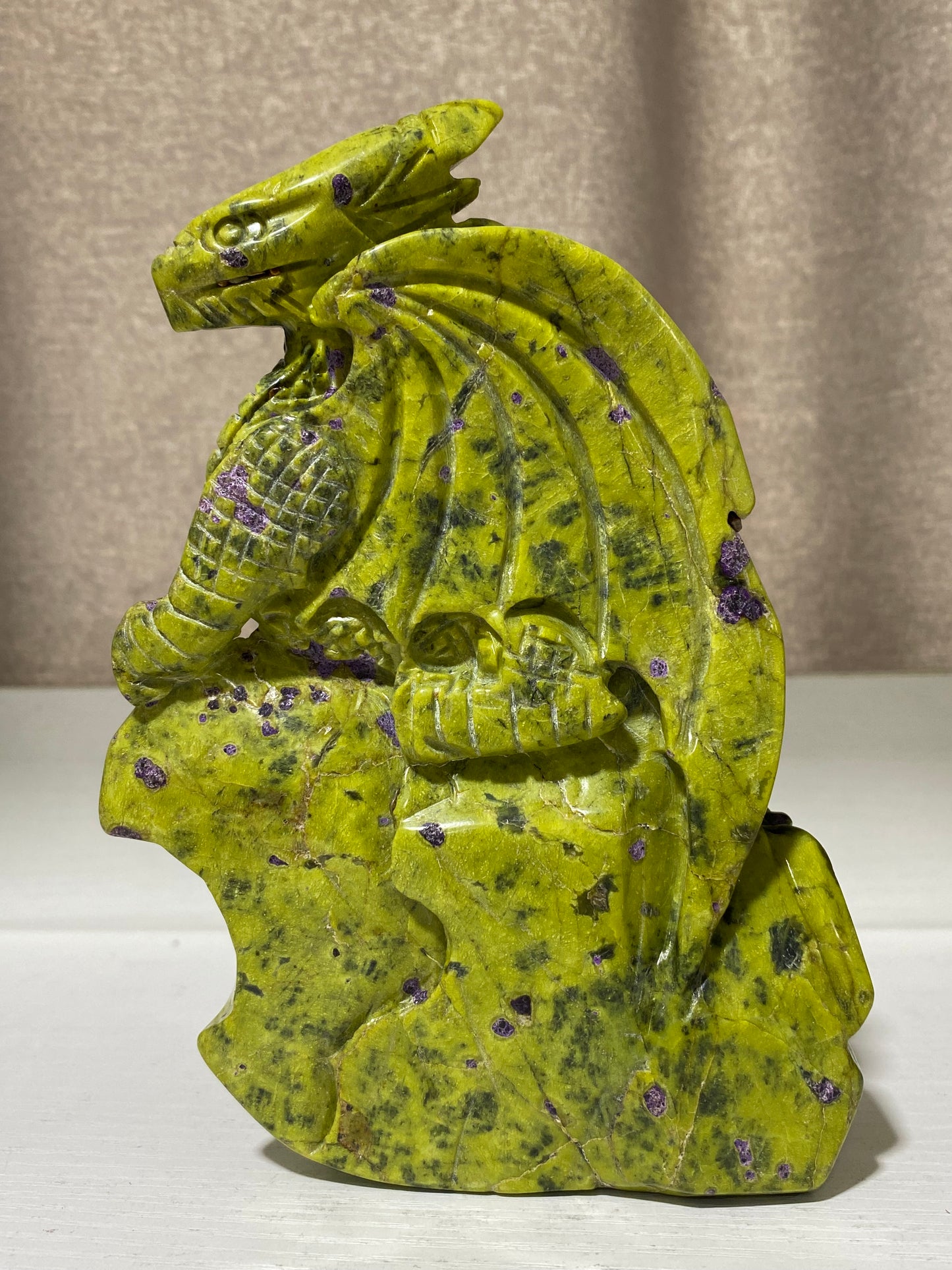 Atlantisite flying dragon carving #1188