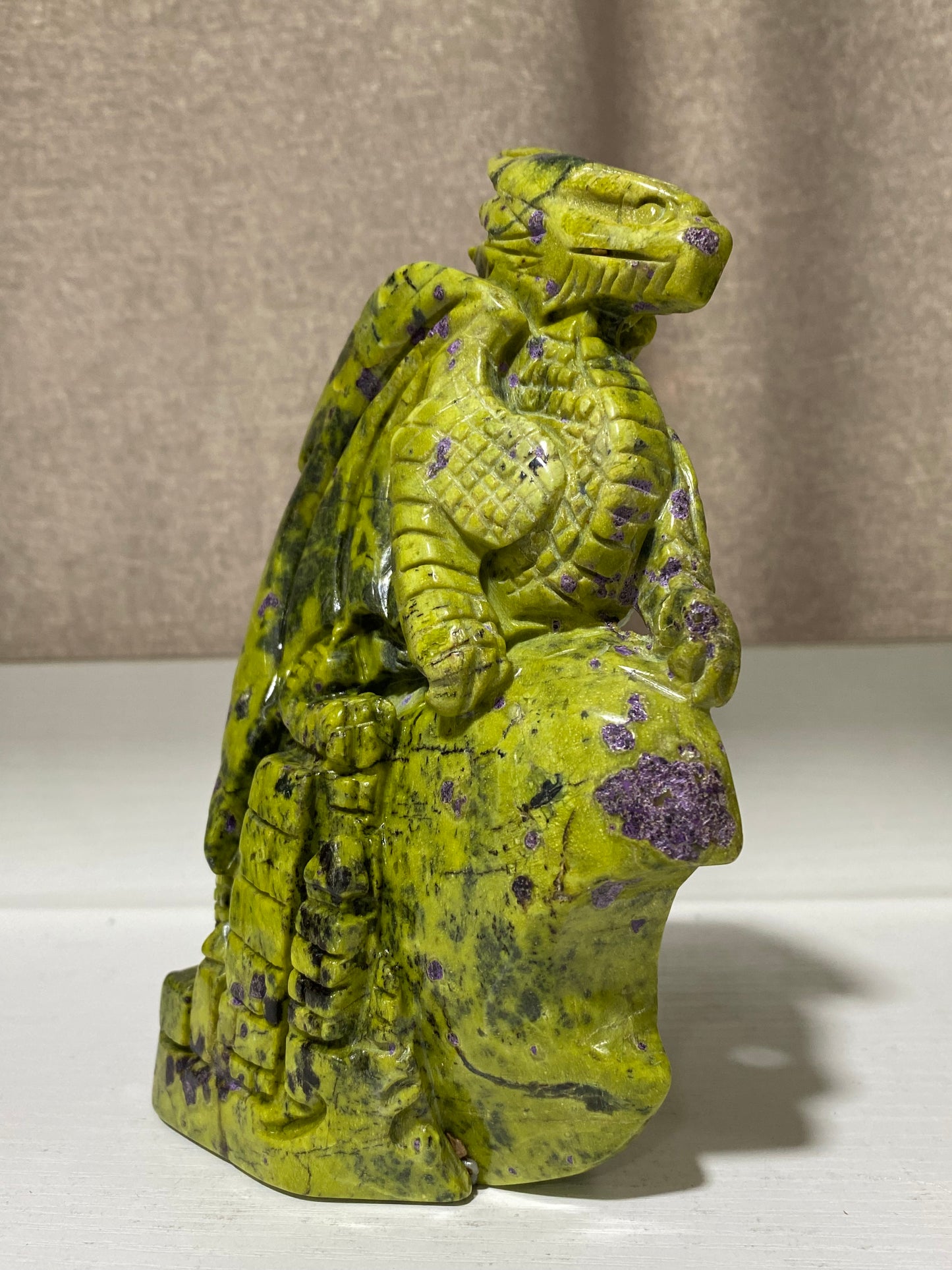 Atlantisite flying dragon carving #1188