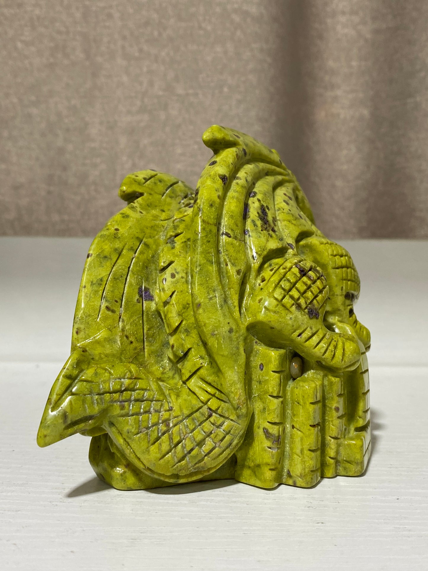 Atlantisite flying dragon on castle carving #0954