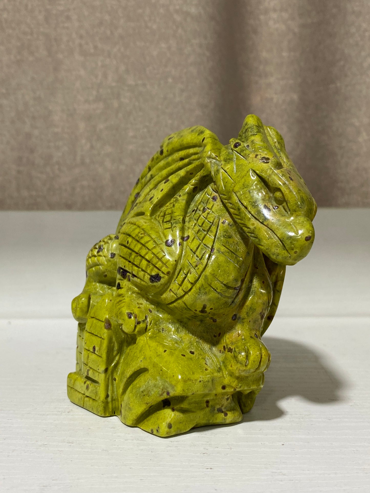 Atlantisite flying dragon on castle carving #0954