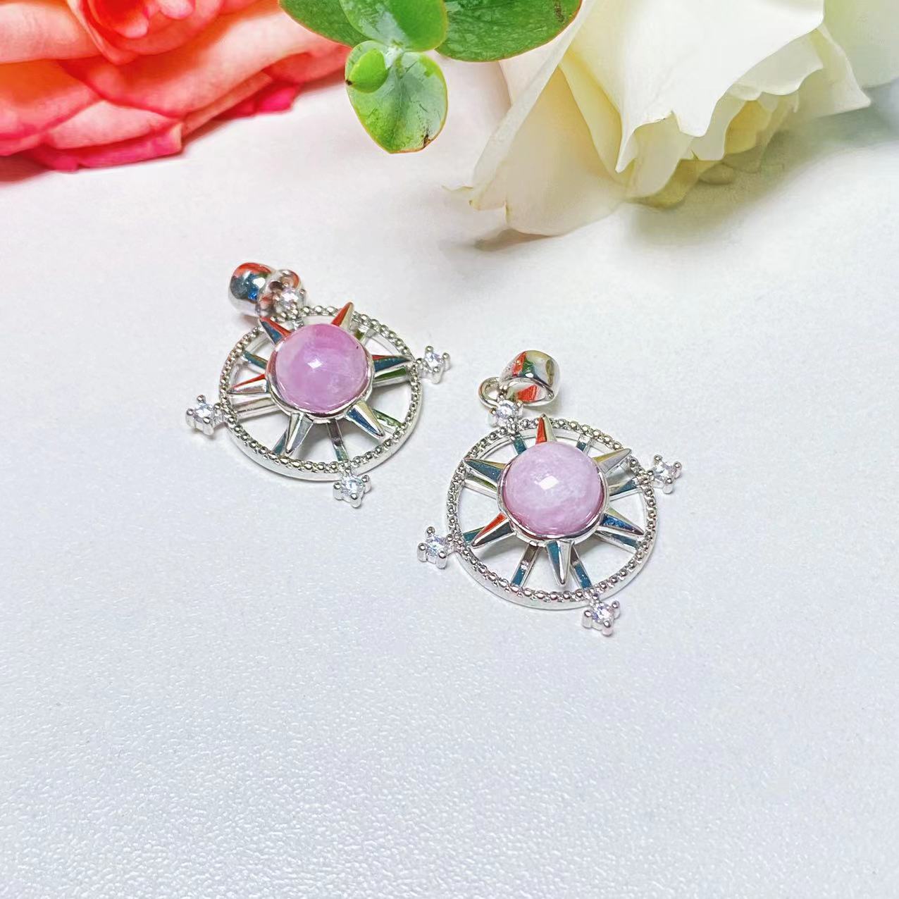 Crystal spin star pendants