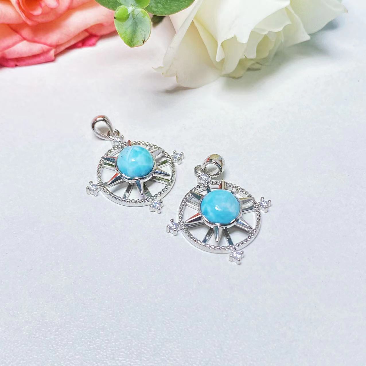 Crystal spin star pendants
