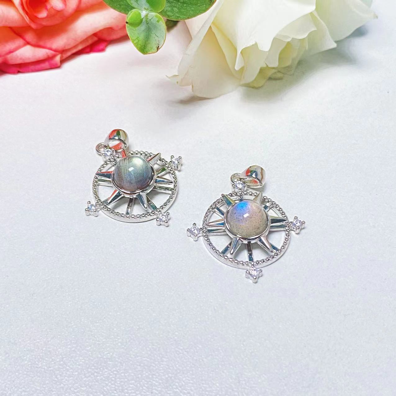 Crystal spin star pendants