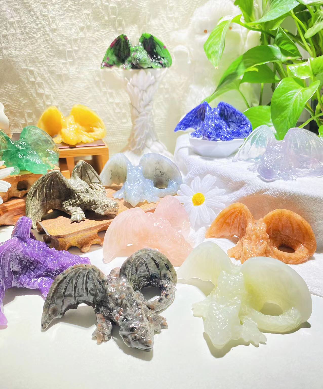 Crystal flying dragon carvings