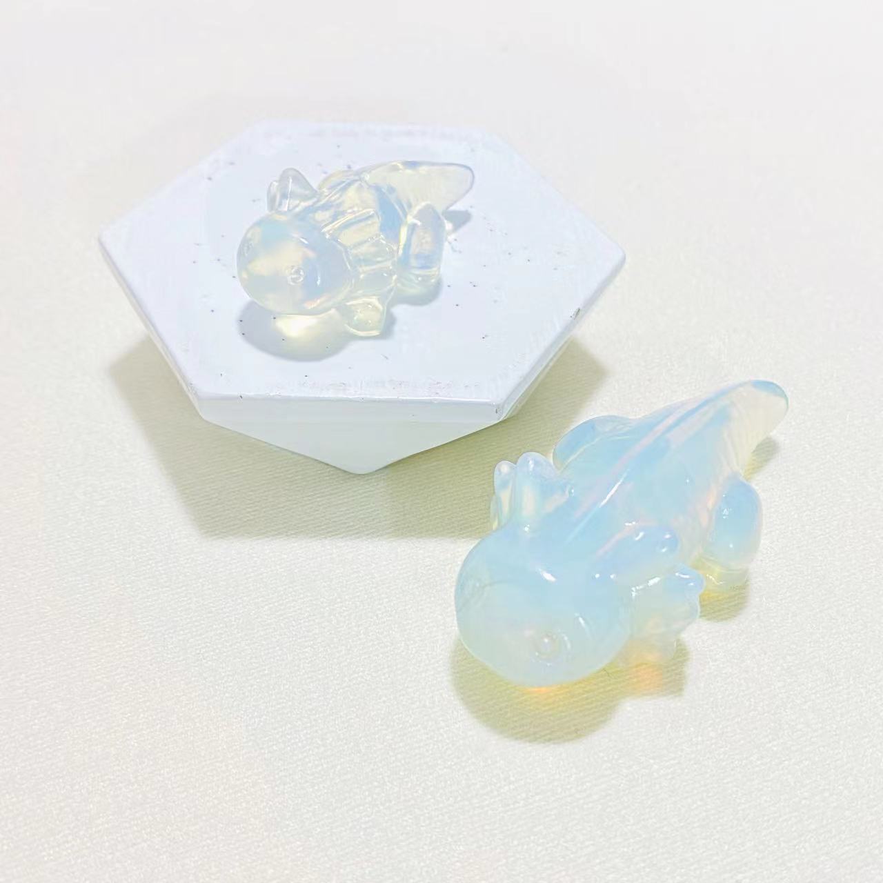 Crystal axolotl carvings