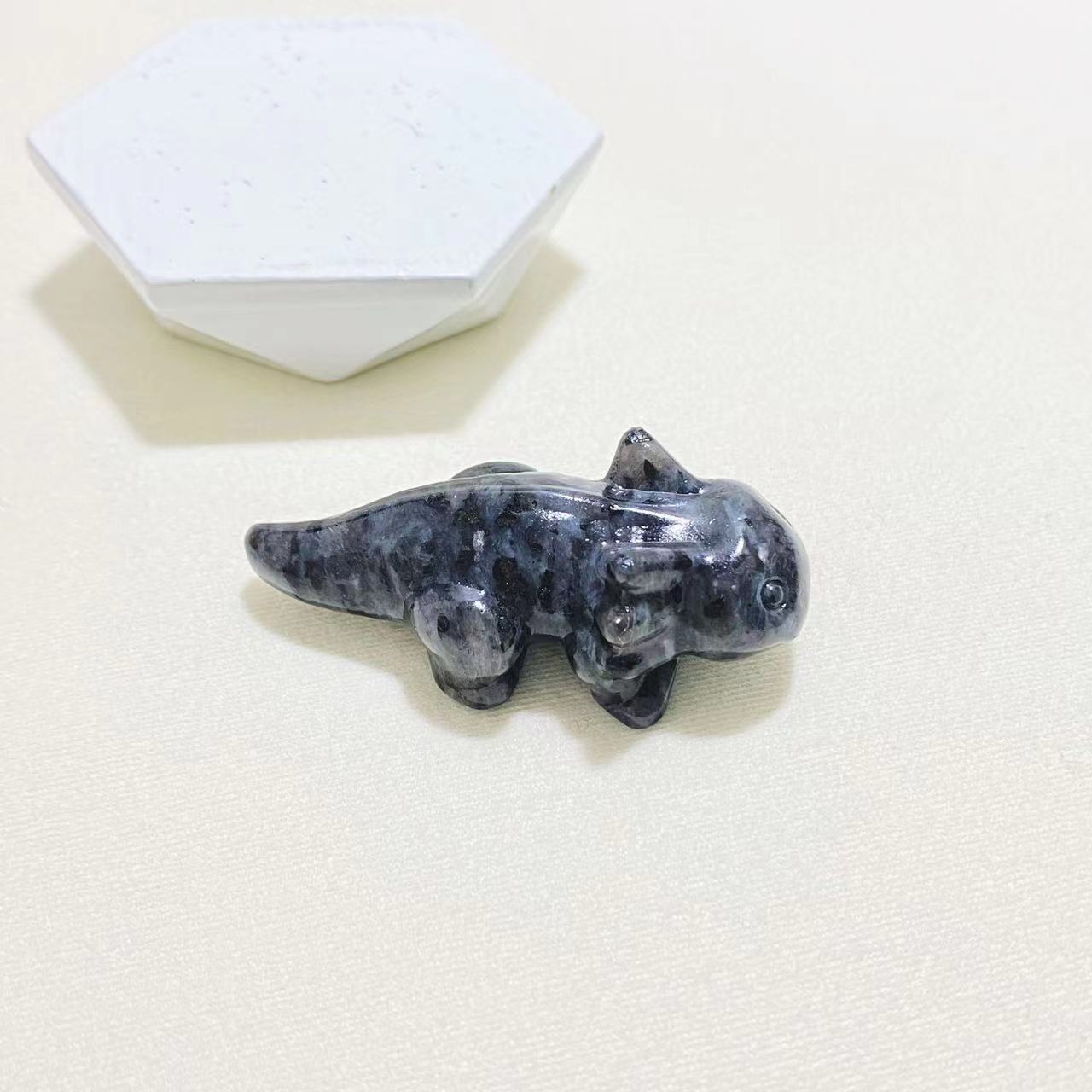 Crystal axolotl carvings