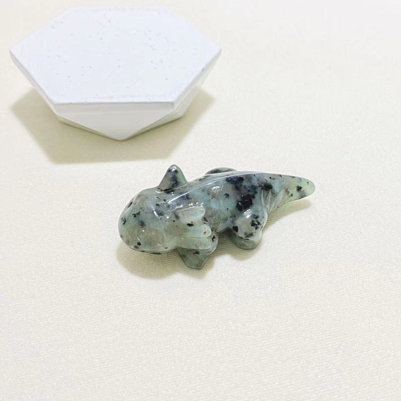 Crystal axolotl carvings