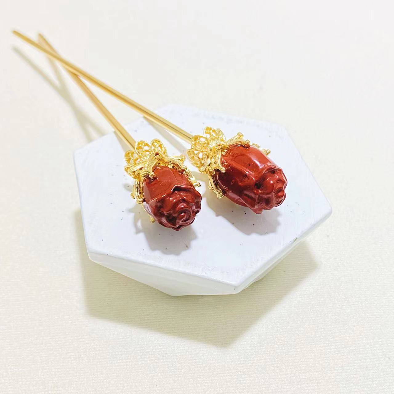 Crystal rose with metal stem hair pins